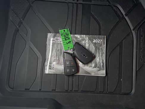 Used 2027 Chevrolet Bolt LT w/ Comfort Package FWD image 24