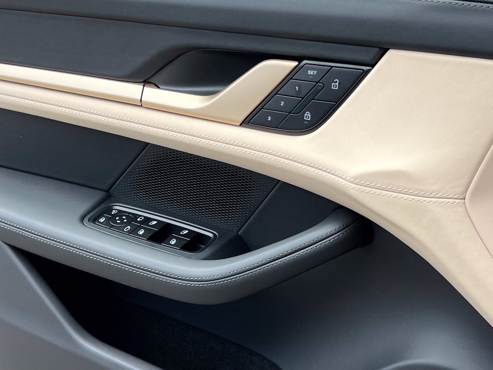 New 2026 Porsche Taycan AWD/4WD image 33
