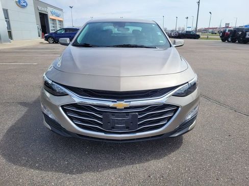 Used 2023 Chevrolet Malibu LT image 2