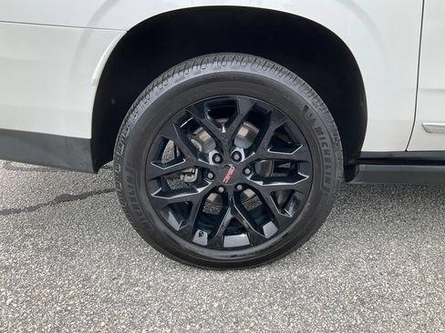 Used 2022 GMC Yukon XL Denali AWD/4WD image 30