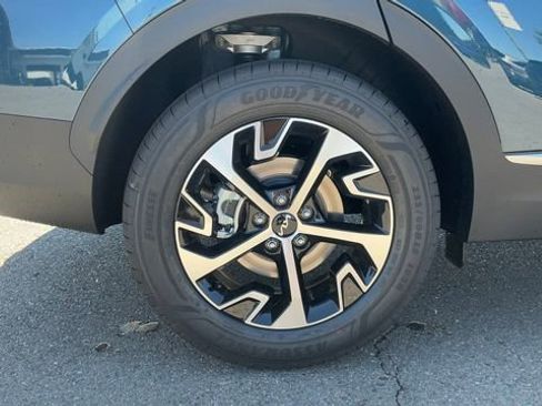 Certified 2025 Kia Sportage EX AWD/4WD image 10