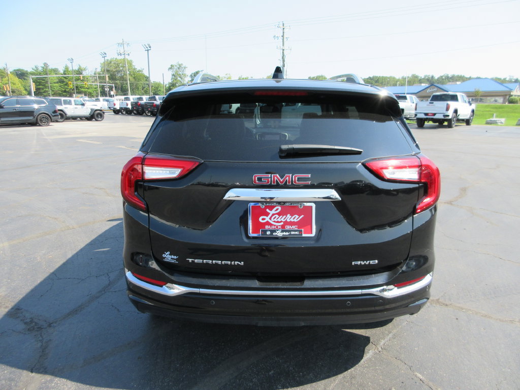 Certified 2022 GMC Terrain Denali w/ Denali Premium Package AWD/4WD image 7