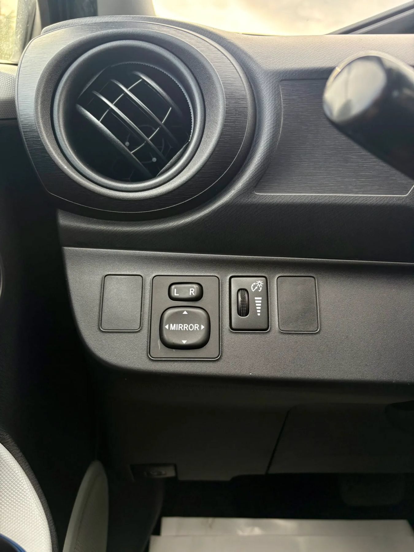 Used 2013 Toyota Prius C Two FWD image 27