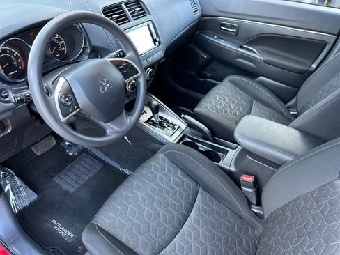 Used 2025 Mitsubishi Outlander Sport ES AWD/4WD image 9