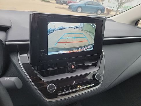 Used 2025 Toyota Corolla LE image 20