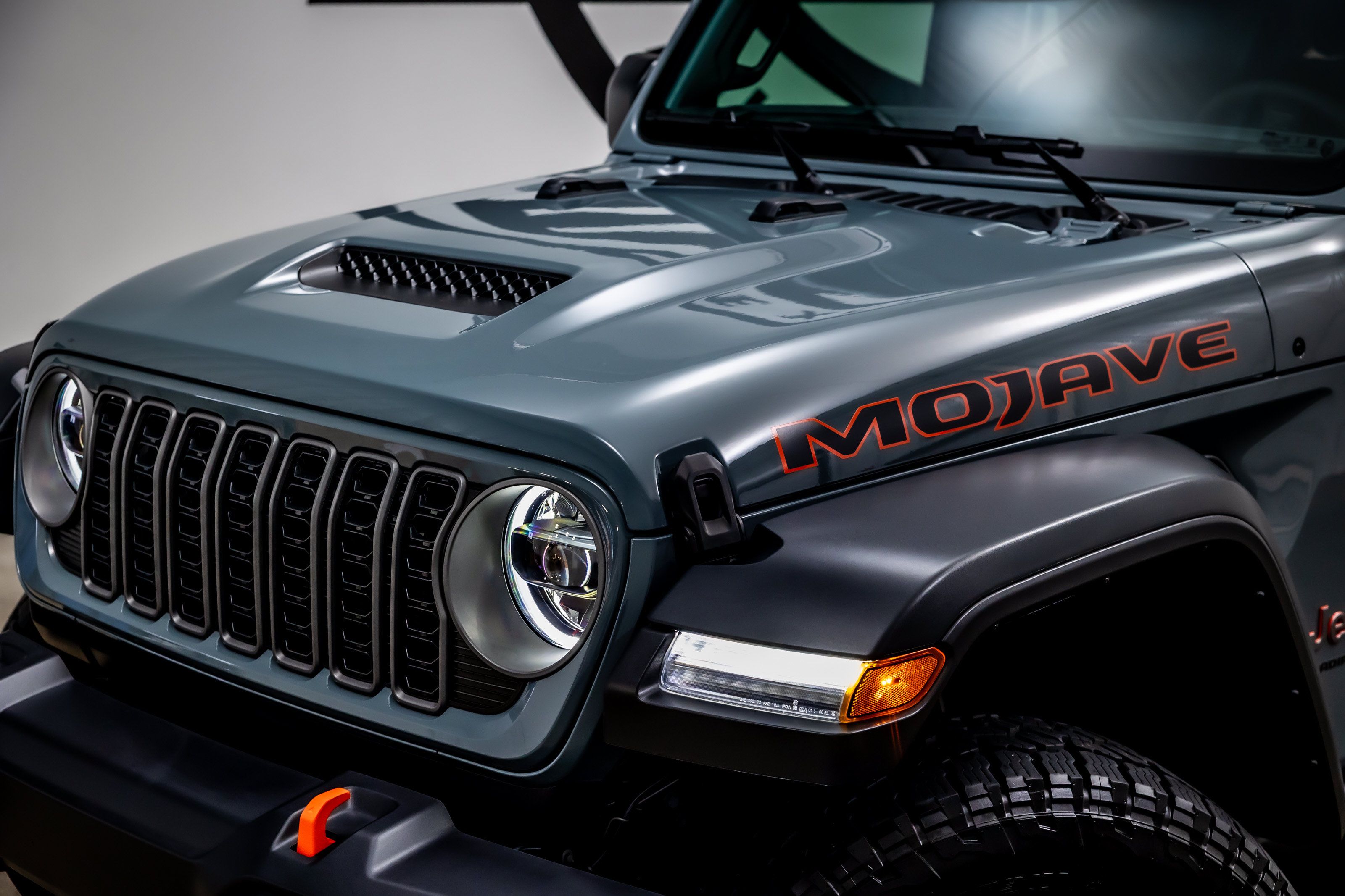 Used 2026 Jeep Gladiator Mojave AWD/4WD image 23
