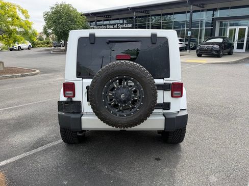 Used 2015 Jeep Wrangler Unlimited Sahara w/ Connectivity Group AWD/4WD image 7