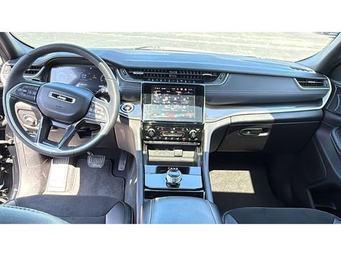 Used 2023 Jeep Grand Cherokee Altitude AWD/4WD image 28