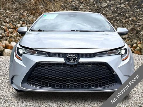 Used 2021 Toyota Corolla LE FWD image 3
