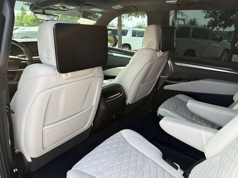 Certified 2026 Cadillac Escalade V w/ LPO, ONYX Package AWD/4WD image 39
