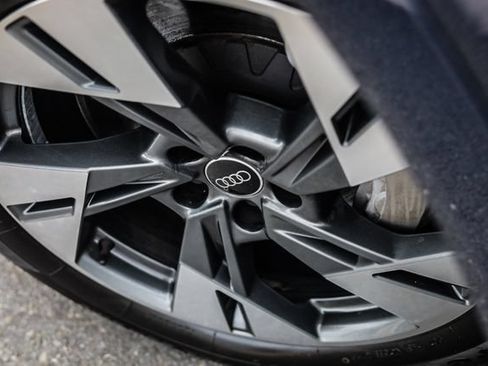 Used 2022 Audi e-tron Premium Plus AWD/4WD image 19