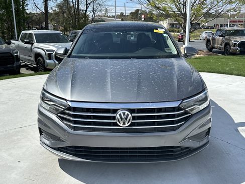 Used 2020 Volkswagen Jetta SE image 3