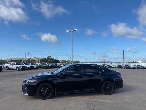Used 2021 Toyota Camry XSE FWD image 11