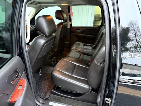 Used 2011 Chevrolet Avalanche LTZ image 20