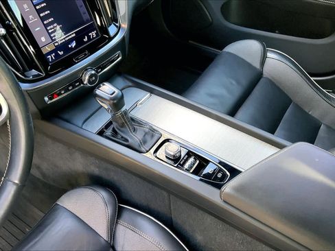 Used 2020 Volvo V60 T6 R-Design w/ Protection Package Premier image 16