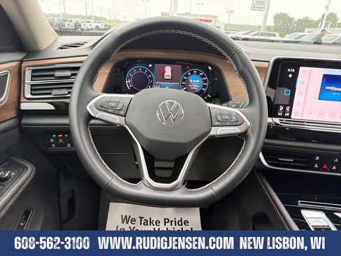 Used 2026 Volkswagen Atlas SE AWD/4WD image 14