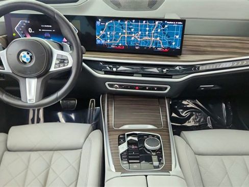 Used 2023 BMW X7 xDrive40i w/ M Sport Package image 40