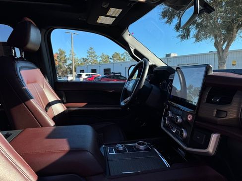 Used 2024 Ford Expedition Max Limited image 29