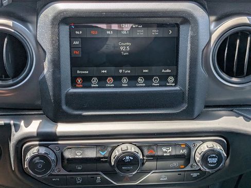 Used 2022 Jeep Gladiator Sport image 13