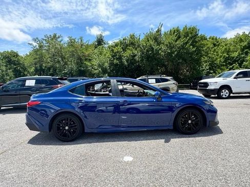 Used 2025 Toyota Camry SE FWD image 2