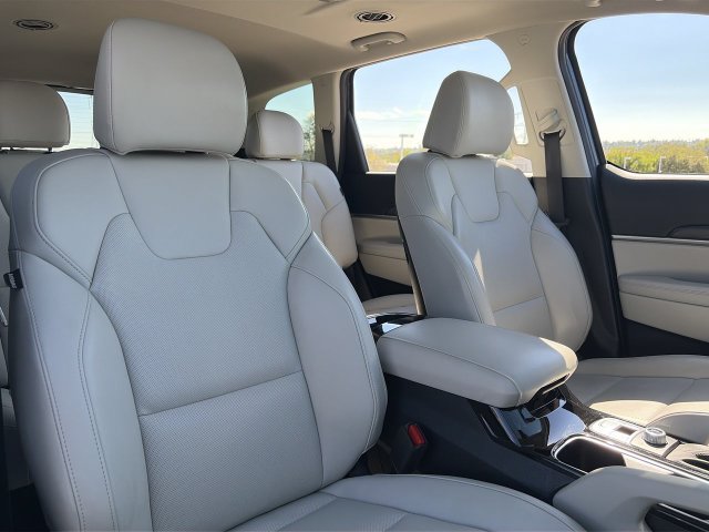 Certified 2024 Kia Telluride S w/ S Sunroof Package AWD/4WD image 37