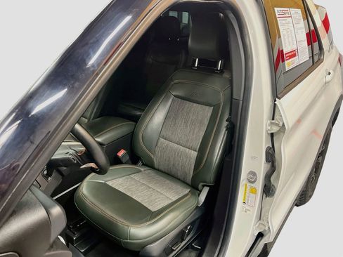 Used 2022 Ford Explorer Timberline w/ Timberline Technology Package AWD/4WD image 19