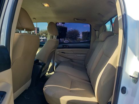 Used 2013 Toyota Tacoma PreRunner image 18