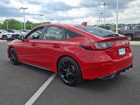 Used 2025 Honda Civic Sport image 4