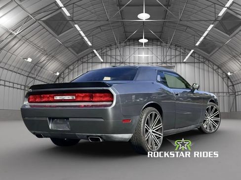Used 2011 Dodge Challenger RWD image 17