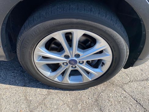 Used 2018 Ford Escape SEL image 31