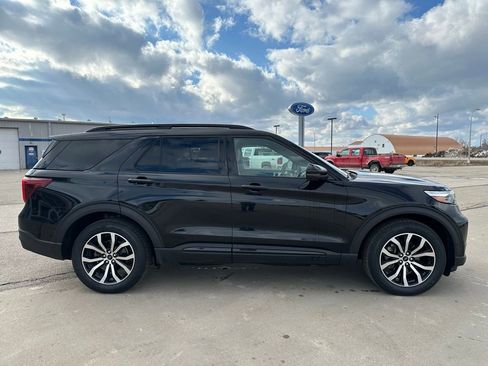 Used 2020 Ford Explorer ST w/ Premium Technology Package image 6