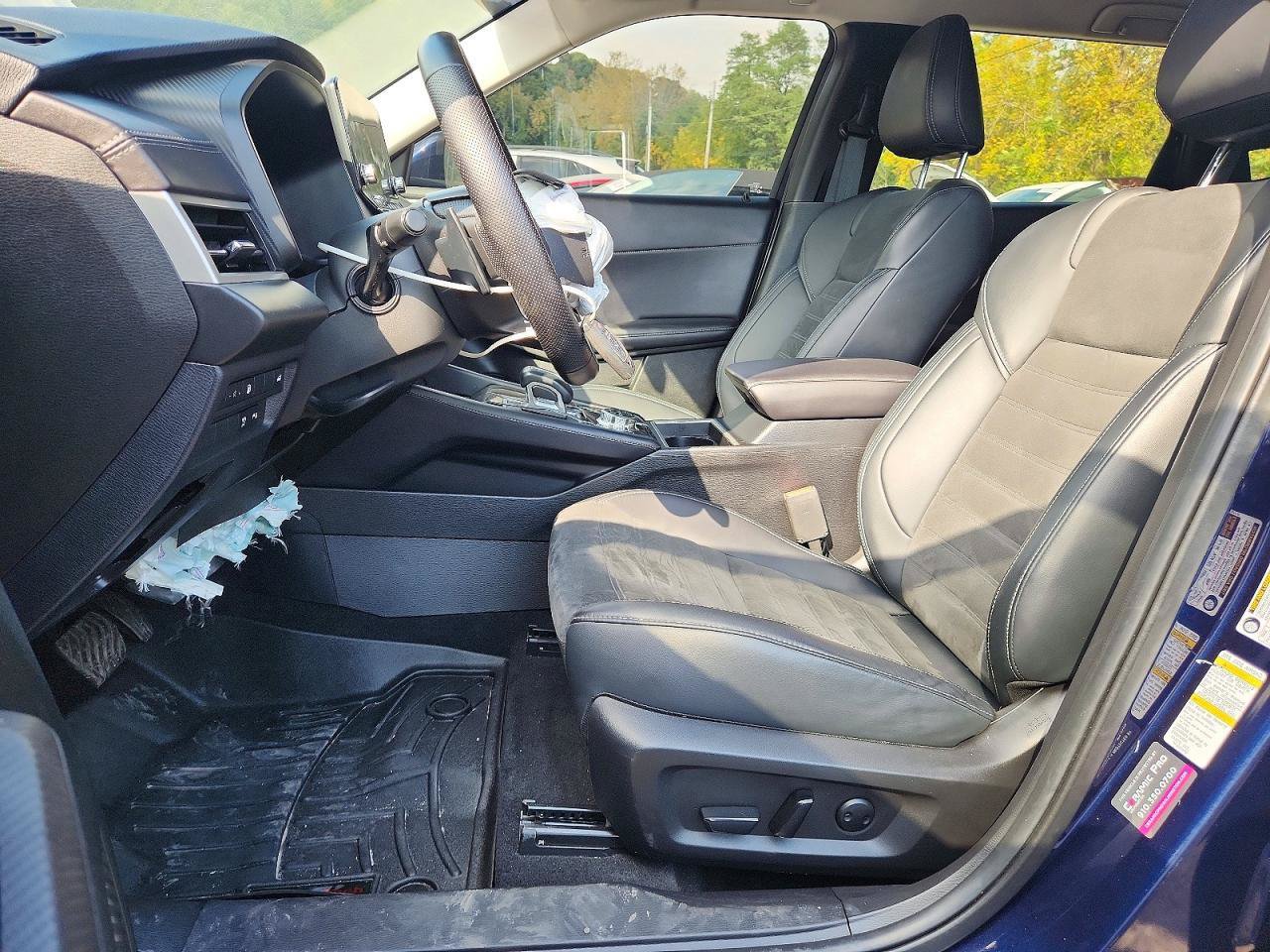 Used 2024 Mitsubishi Outlander 4WD Plug-In Hybrid image 6