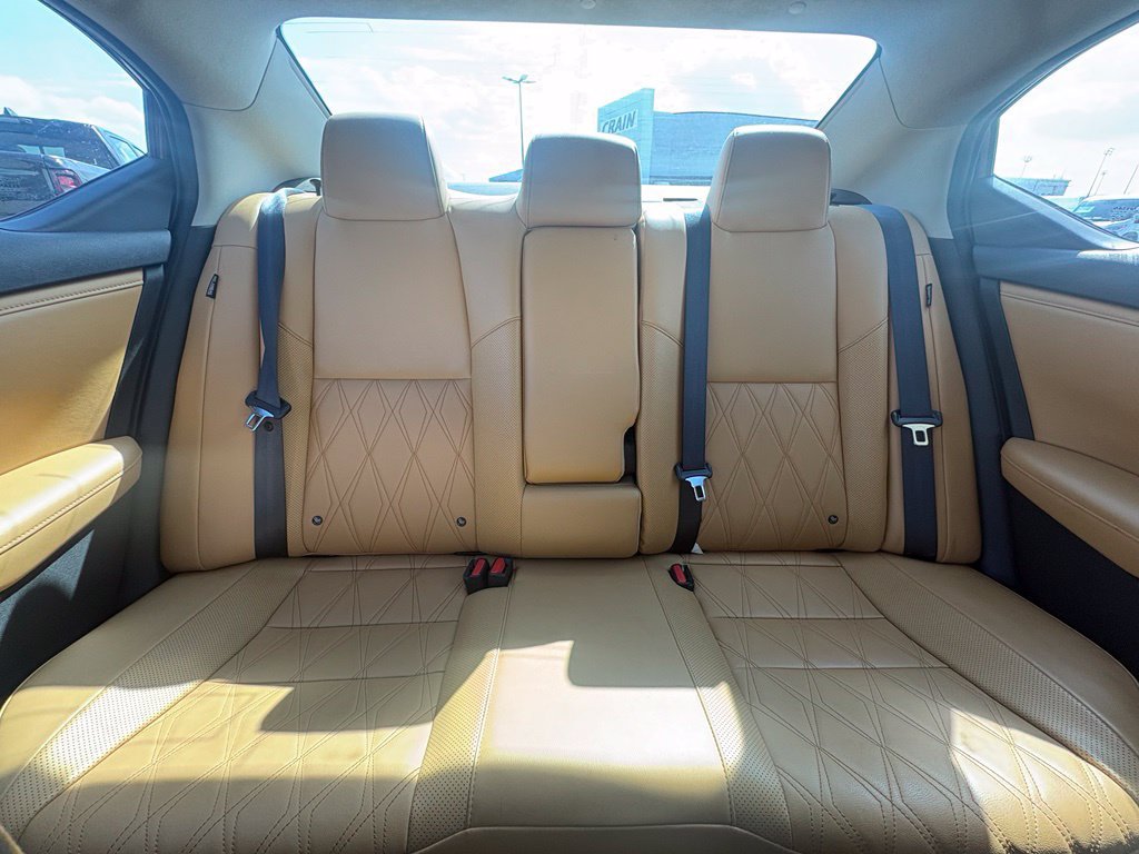 Used 2023 Nissan Sentra SV w/ SV Premium Package FWD image 27