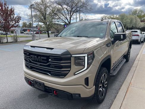 Used 2023 GMC Sierra 1500 AT4 w/ AT4 Premium Package AWD/4WD image 43