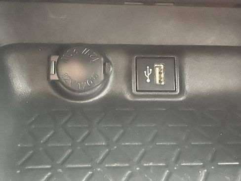 Used 2023 Toyota RAV4 XLE image 32