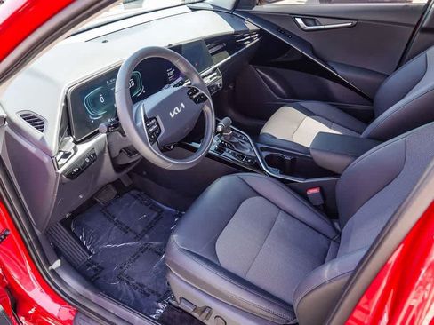 Certified 2024 Kia Niro EX FWD image 16