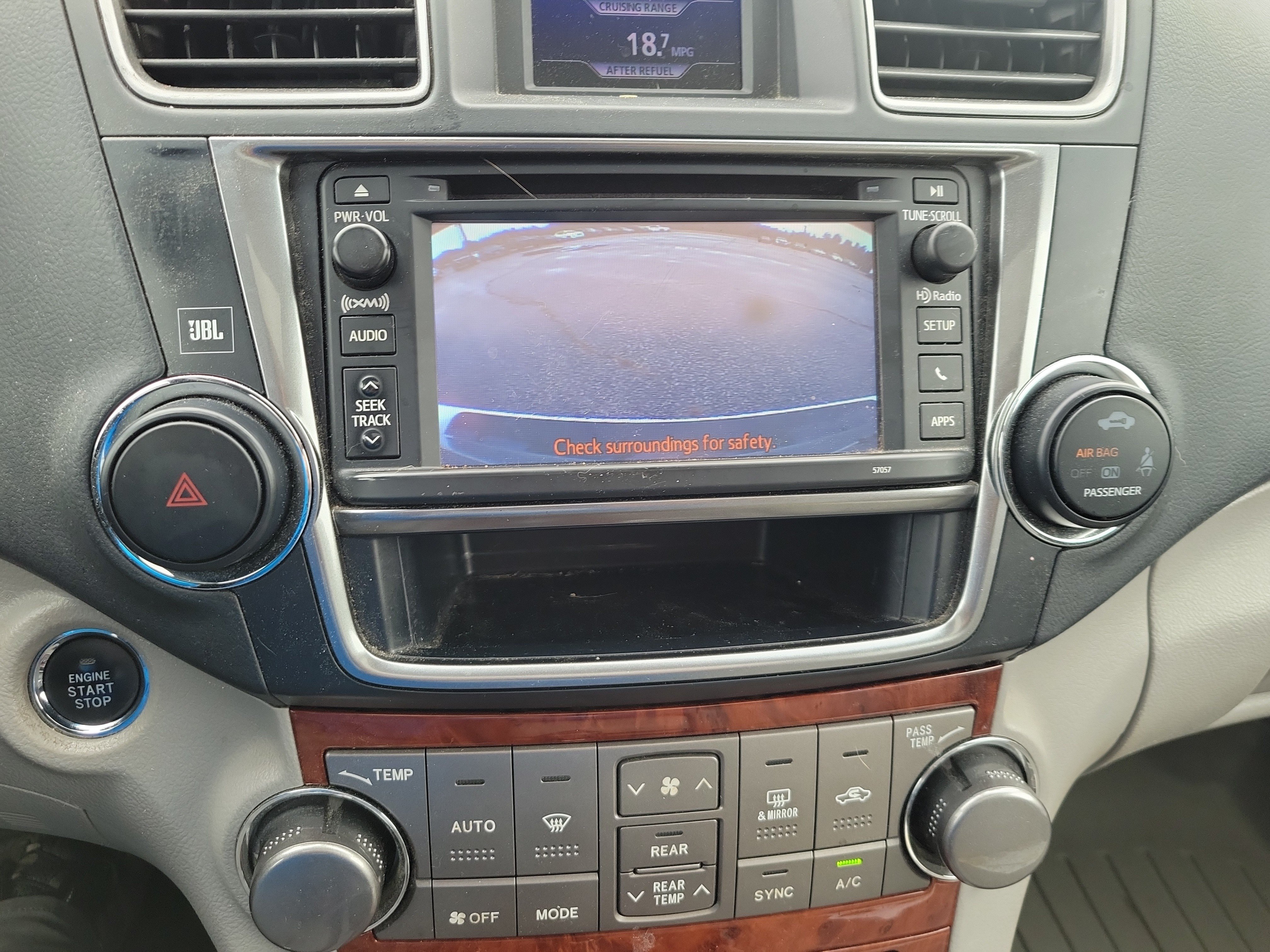 Used 2013 Toyota Highlander Limited AWD/4WD image 22