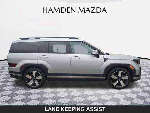 Used 2024 Hyundai Santa Fe Limited AWD/4WD image 2