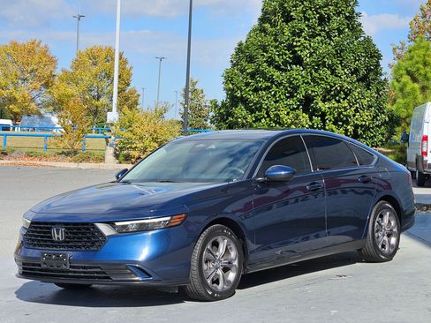 Used 2024 Honda Accord EX image 3