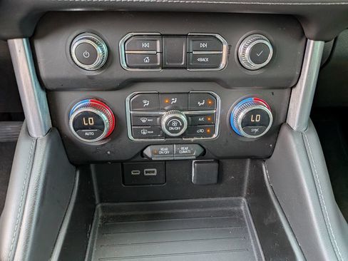 Used 2023 GMC Yukon XL SLE w/ Gmc Pro Safety Plus Package RWD image 18