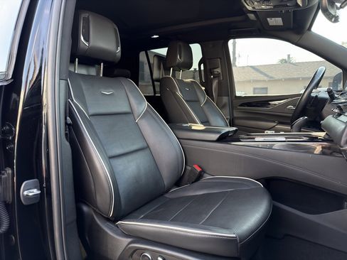 Used 2023 Cadillac Escalade Sport w/ LPO, ONYX Package image 37