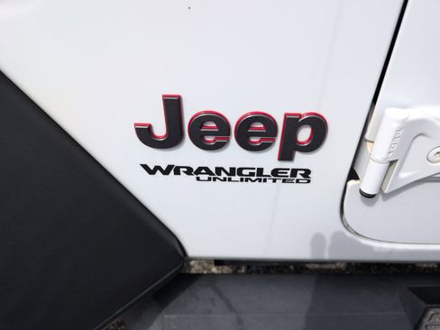 Used 2021 Jeep Wrangler Unlimited Rubicon image 9