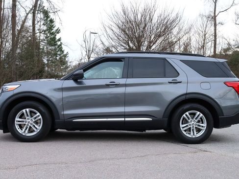 Used 2024 Ford Explorer XLT w/ Equipment Group 202A image 5