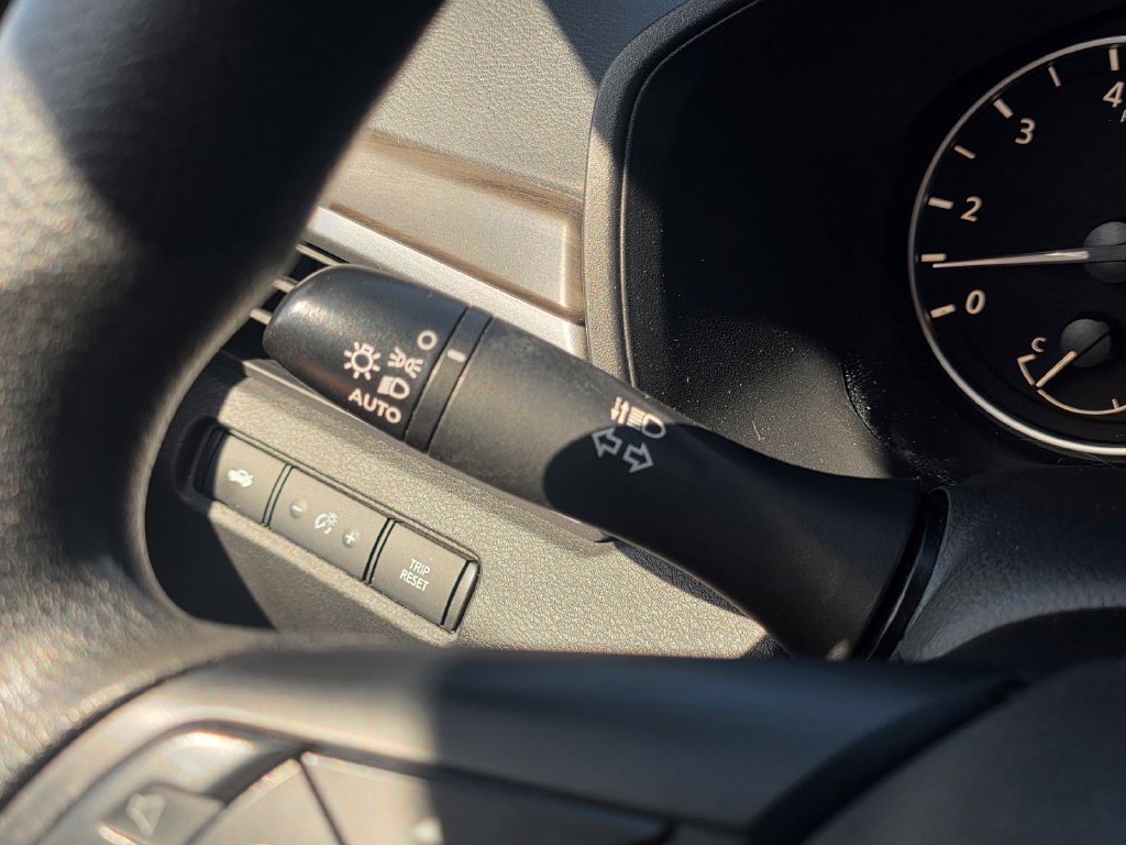 Used 2024 Nissan Altima 2.5 SV FWD image 36