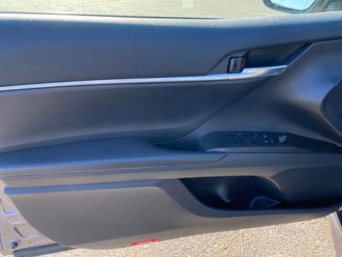 Used 2022 Toyota Camry SE image 15