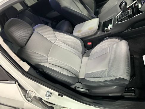 Used 2025 Subaru Outback Premium w/ Popular Package #1A AWD/4WD image 24