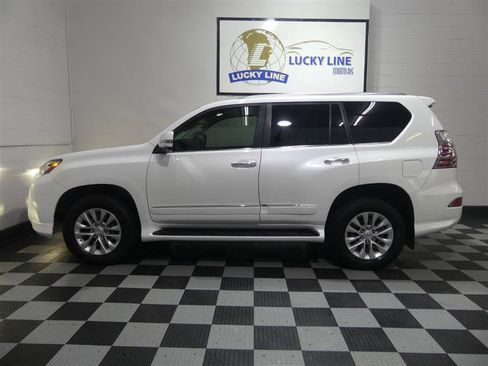 Used 2018 Lexus GX 460 Premium w/ Premium Package image 7