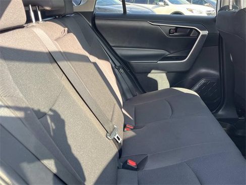 Used 2021 Toyota RAV4 LE image 21