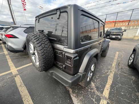 Used 2022 Jeep Wrangler Sport S image 3