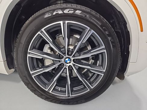 Used 2022 BMW X5 xDrive40i w/ M Sport Package image 10